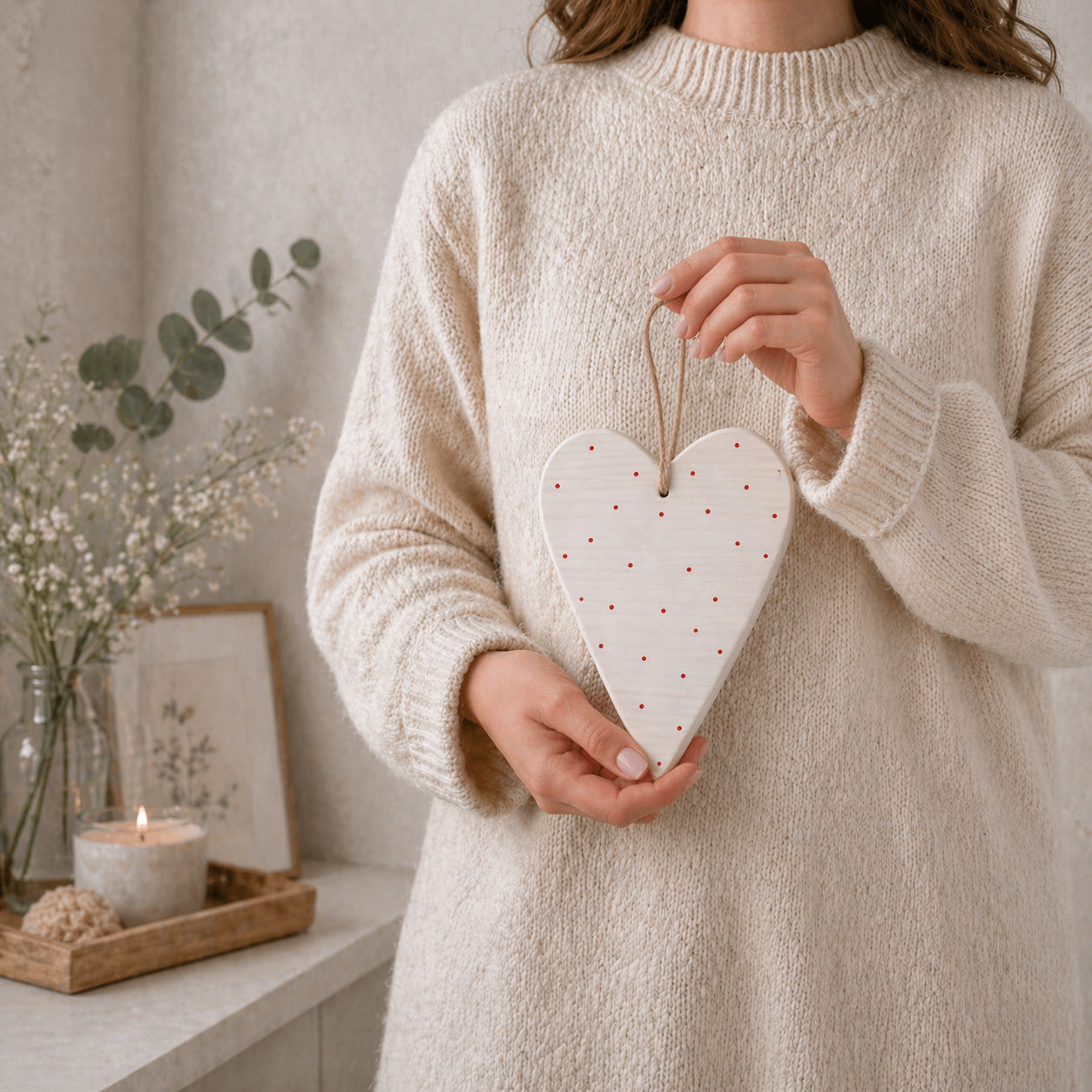 Tall Chunky Wooden Heart Plaque - Mums are like buttons