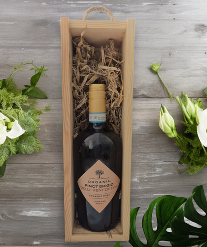 Personalised engraved wooden wine box wedding gift with wine bottle inside